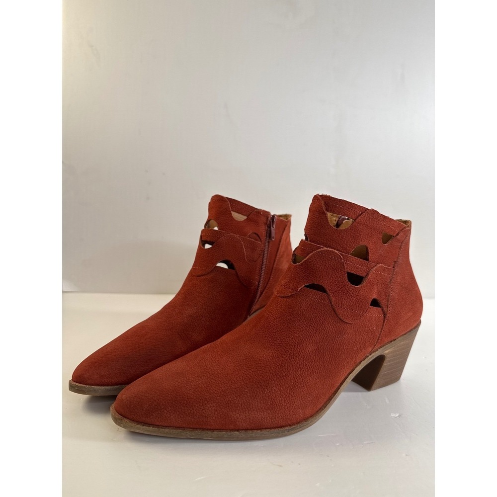 LUCKY BRAND Women's Maroon Suede Ankle Boots Cutout Side Zip Block Heel 8M 38.5 - Picture 5 of 10